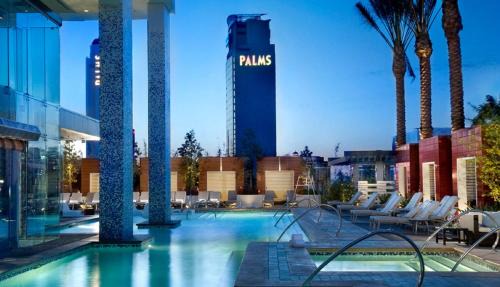 Las Vegas Apartment | StripViewSuites Ultimate Luxury Penthouses Full Strip View & Balcony