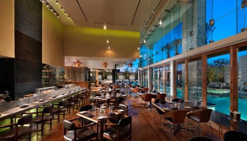 Las Vegas Apartment | StripViewSuites Ultimate Luxury Penthouses Full Strip View & Balcony