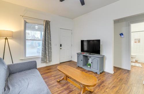 Joplin House | Stroll to Main St Eats! Pet-Friendly Joplin Escape