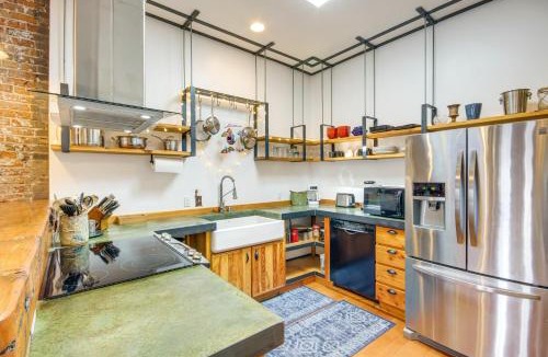 Livingston Apartment | Stroll to Main St: Livingston Gem w/Rooftop Deck