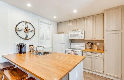 Mammoth Lakes House | Stroll to The Village: Year-Round Family Getaway