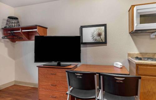 Shreveport Hotel | Studio 6 Extended Stay Shreveport Airport LA
