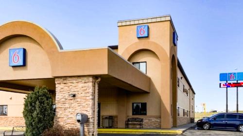 Minot Hotel | Studio 6 - Minot, ND