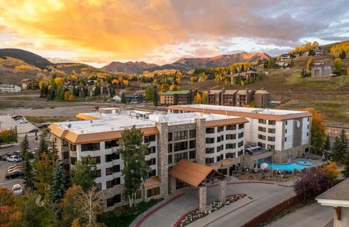 Mount Crested Butte House | Studio Perfect Location 311 with Pool and Hot Tub