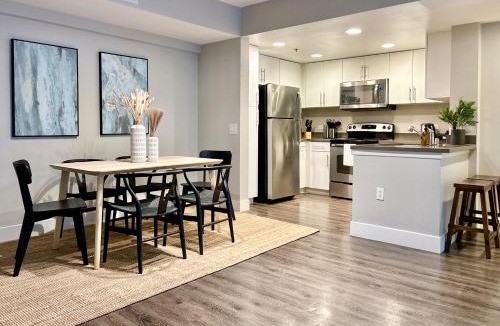 Pico Apartment | Stunning 2BD 2BTH Apt in Santa Monica!