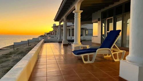 Las Conchas House | Stunning Cozy Beachfront Home Paz de Penasco