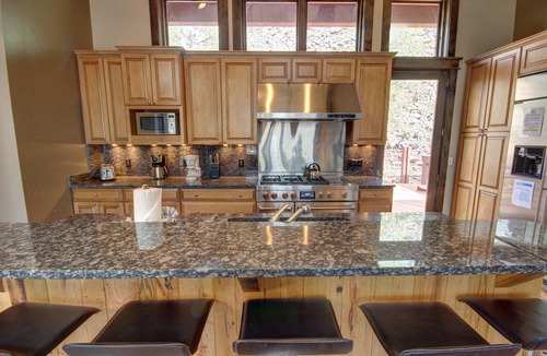 Keystone House | Stunning Home, Decks, Hot tub, Walk to River Run!