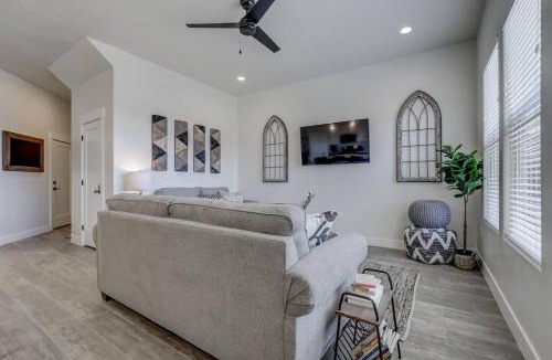 Washington House | Stunning Home - Private Hot Tub, Heated Pool - Great Location