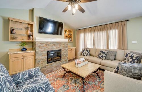 Mid America House | Stunning Lake Hamilton Getaway w/Hot Tub!