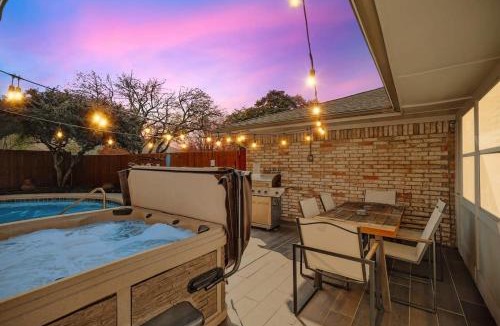 Plano House | Stunning Modern Rustic House - Pool Playroom Patio