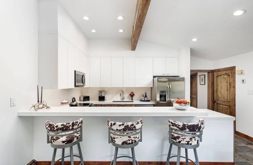 Snowmass Village Condo | Stunning Mountain Views! Pool, Hot Tub, Parking, Elevator & Easy Hiking/Mountain Biking Access
