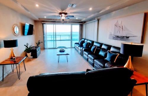 Villa del Mar Apartment | Stunning oceanfront condo on usable Sandy Beach