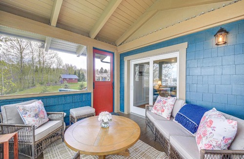 Ponder Point House | Stunning Sandpoint Lakefront Home: Hot Tub + Dock