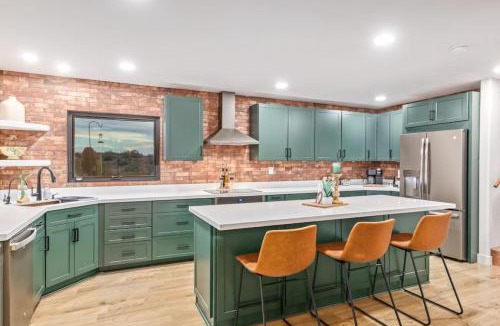 Fort McDowell House | Stunning Secluded Ranch, Sleeps 6 Comfortably, Pool & Jacuzzi
