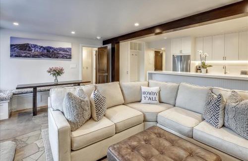 Aspen Apartment | Stunning Ski In-Ski Out Condo with Pool & Hot Tub