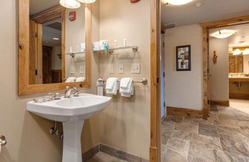 Deer Valley House | Stunning view condo with fireplace & close to everything
