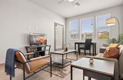 Glendale Sports and Entertainment District Apartment | Stunning Westgate CozySuites by stadium w pool 6
