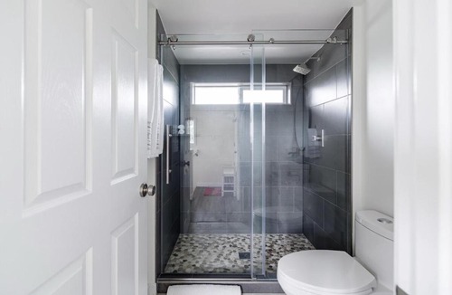 High Point Apartment | Styled Studio - Central to all Seattle Attractions