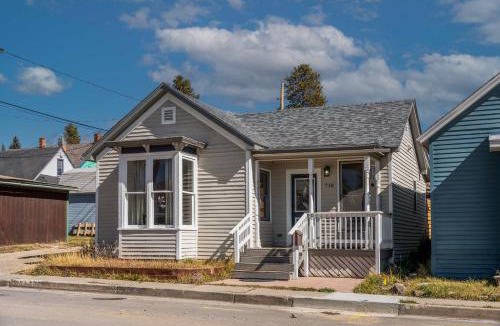 Leadville House | Stylish 1BR Airbnb in Leadville with Mountain Views - Near Skiing - Pets okay