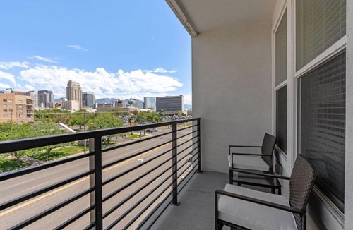 Downtown Salt Lake City Apartment | Stylish 1BR w Parking, Near Temple Square & Delta Center