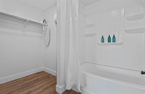 Downtown Salt Lake City Apartment | Stylish 2BR with Pool Central SLC - Great Access