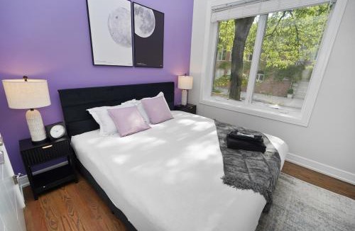 University Village / Little Italy Apartment | Stylish 5BR West Loop Retreat with Optional Parking