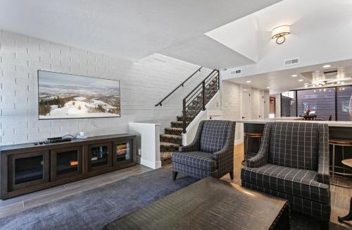 North Park City House | Stylish and Modern Park Ave Condo, 5 minutes to Main and Skiing at Park City