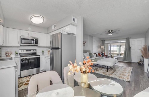 Camelback East Apartment | Stylish Desert Getaway, Sleeps 6