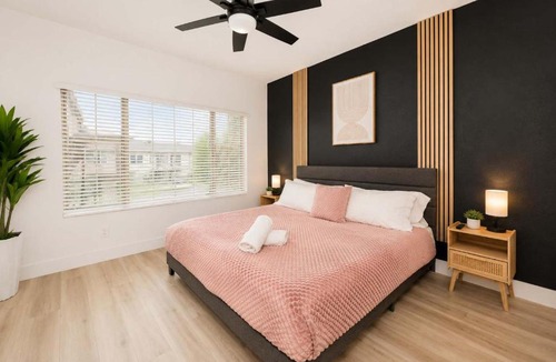 North Scottsdale Apartment | Stylish Scottsdale Retreat Resort Pools Gym