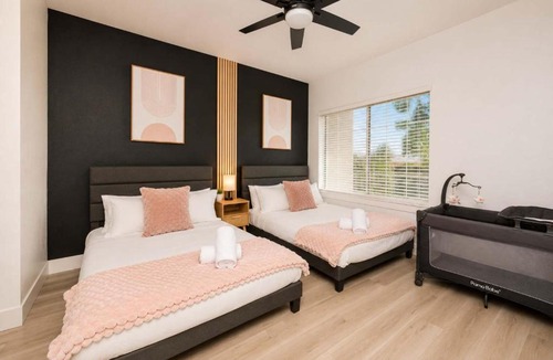 North Scottsdale Apartment | Stylish Scottsdale Retreat Resort Pools Gym