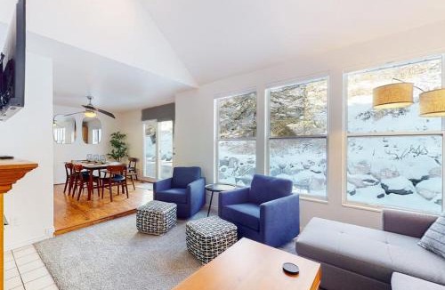 Cottonwood Heights House | Stylish Ski Retreat with a Gas Fireplace Fast WiFi Private Hot Tub & Patio