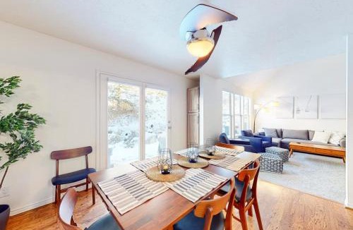 Cottonwood Heights House | Stylish Ski Retreat with a Gas Fireplace Fast WiFi Private Hot Tub & Patio