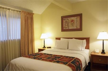 Fort Wayne Hotel | Suburban Studios