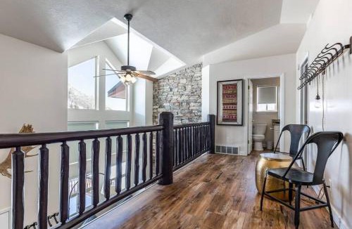 Powder Mountain House | Sugar Pine MR4 Ski-InOut Powder Mtn Biking