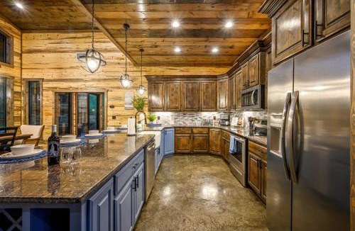 Pickens House | Summer Fun in Broken Bow Luxury Cabin Peaceful Hot Tub, Games
