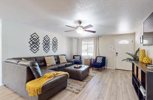 Paradise Valley Village House | Summer Lovin