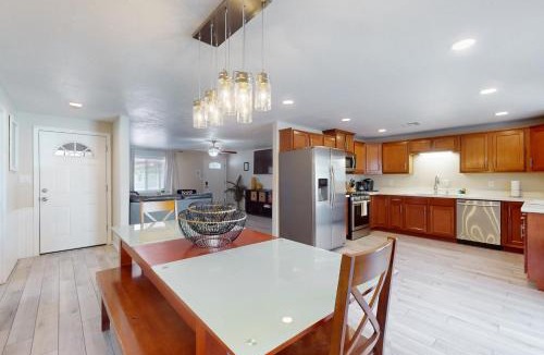 Paradise Valley Village House | Summer Lovin