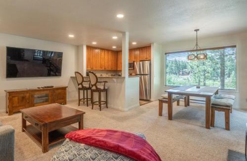 Mammoth Lakes Apartment | Summit 27