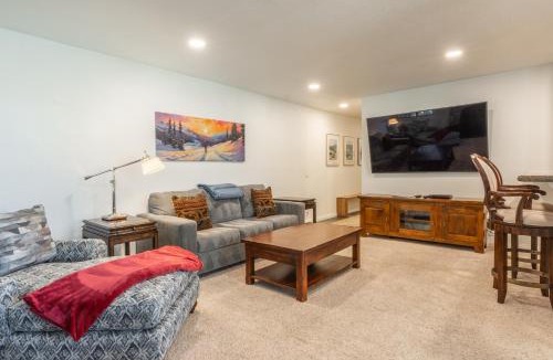 Mammoth Lakes Apartment | Summit 27
