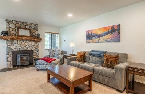 Mammoth Lakes Apartment | Summit 27