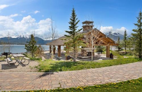Silverthorne House | Summit Blue #30 : 2