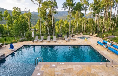 Silverthorne House | Summit County Gem Designer Kitchen Great Views