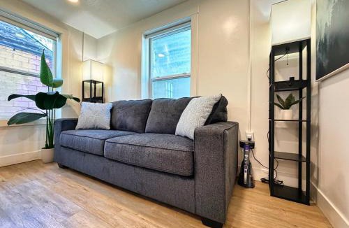 South Salt Lake House | Sun & Snow Bungalow Remodeled Hot Tub W&D