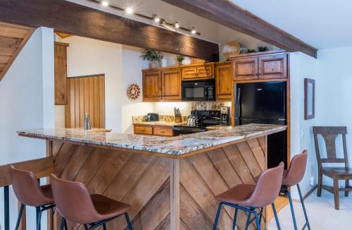 Elkhorn Village House | Sunburst - 2772