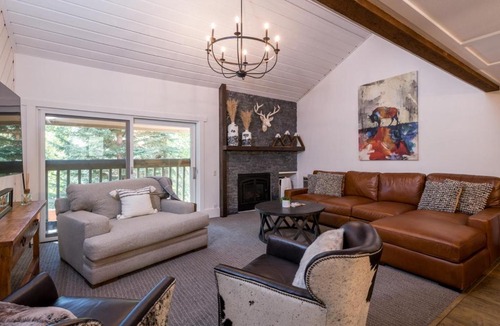 Elkhorn Village House | Sunburst 2787
