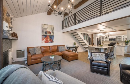 Elkhorn Village House | Sunburst 2787