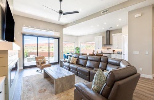 Washington House | SunChaser 2 Bed 2 bath Dog Friendly Private Home