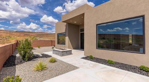 Washington House | SunChaser 2 Bed 2 bath Dog Friendly Private Home