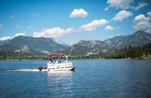 Estes Park House | Sundance-2 miles to Rocky Mountain National Park