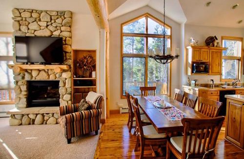 Fraser House | Sundance Mountain Retreat